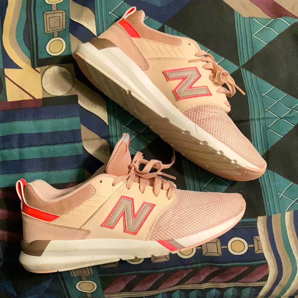 Size 11 Women’s Oyster Pink Guava 009 New Balance